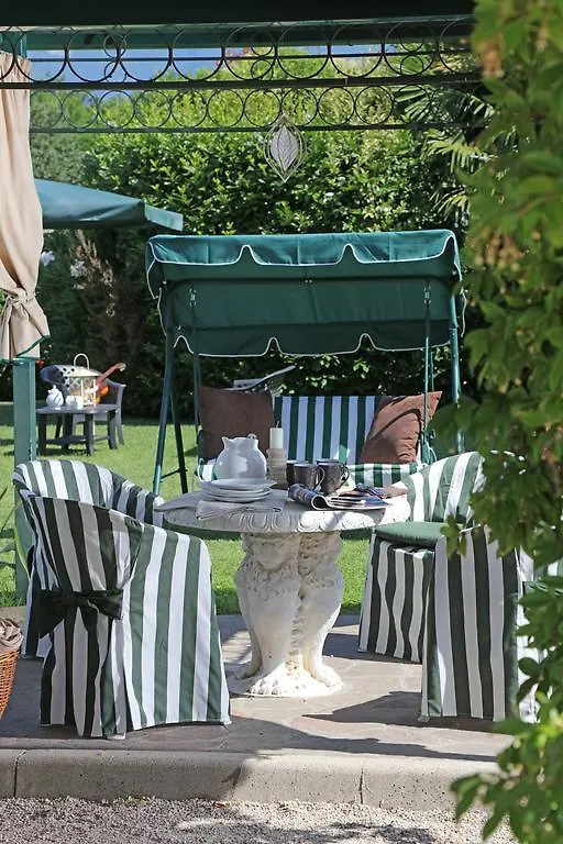 Apartment Corte Degli Olivi Appartamenti Manerba del Garda