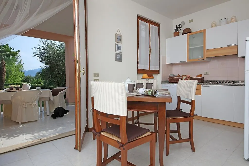 Apartment Corte Degli Olivi Appartamenti Manerba del Garda