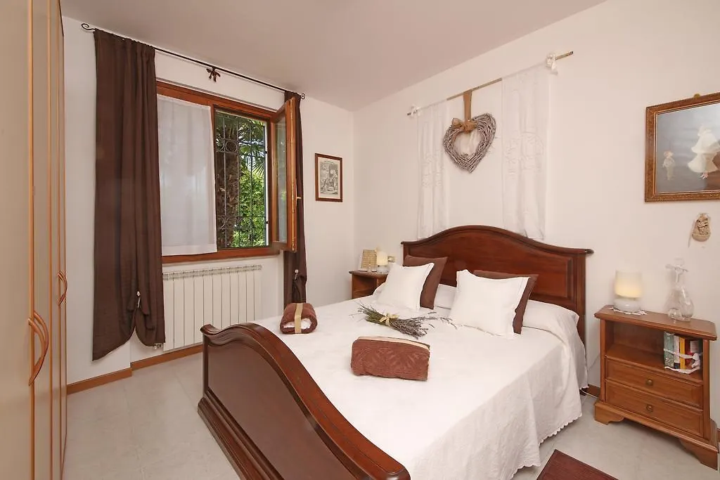 Apartment Corte Degli Olivi Appartamenti Manerba del Garda